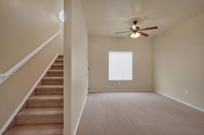 Foto del edificio - 4633 Rimrock Dr