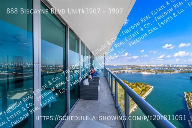 Foto del edificio - 888 Biscayne Blvd
