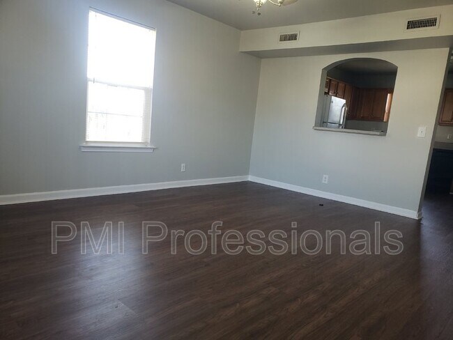 Foto del edificio - 1444 Benley St