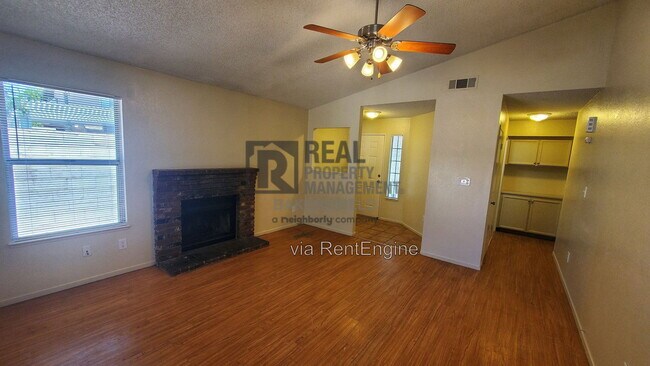 Foto del edificio - 1108 Delwood Ave