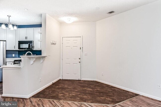 Building Photo - 13070 Autumn Woods Way