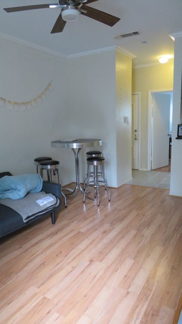 Building Photo - Beautiful 2 bed 1 bath condo 3 blocks from UT.