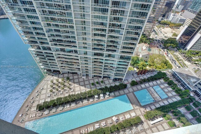 Building Photo - 475 Brickell Ave