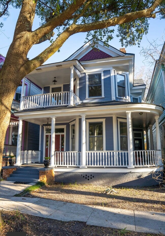 Wrap Around Porch - 544 E Duffy St