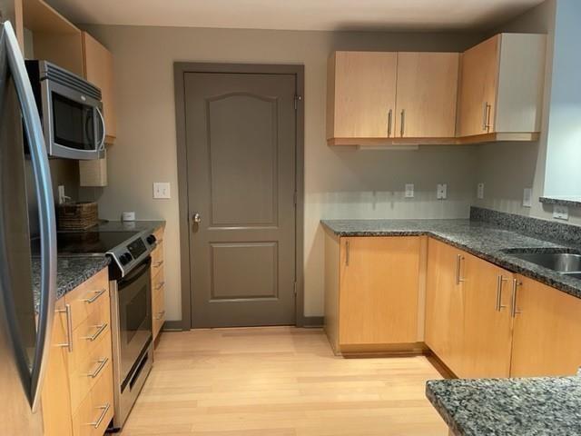 Foto del edificio - 390 17th St NW
