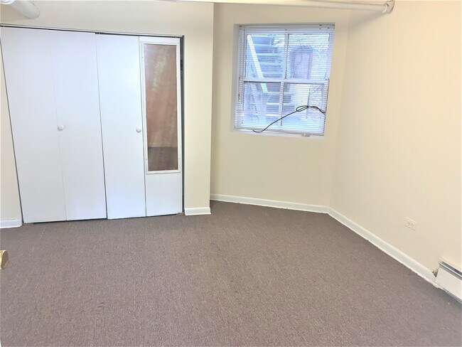 Foto del edificio - 3610 N Racine Ave