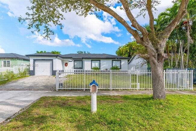 Foto del edificio - 20823 SW 126th Ct