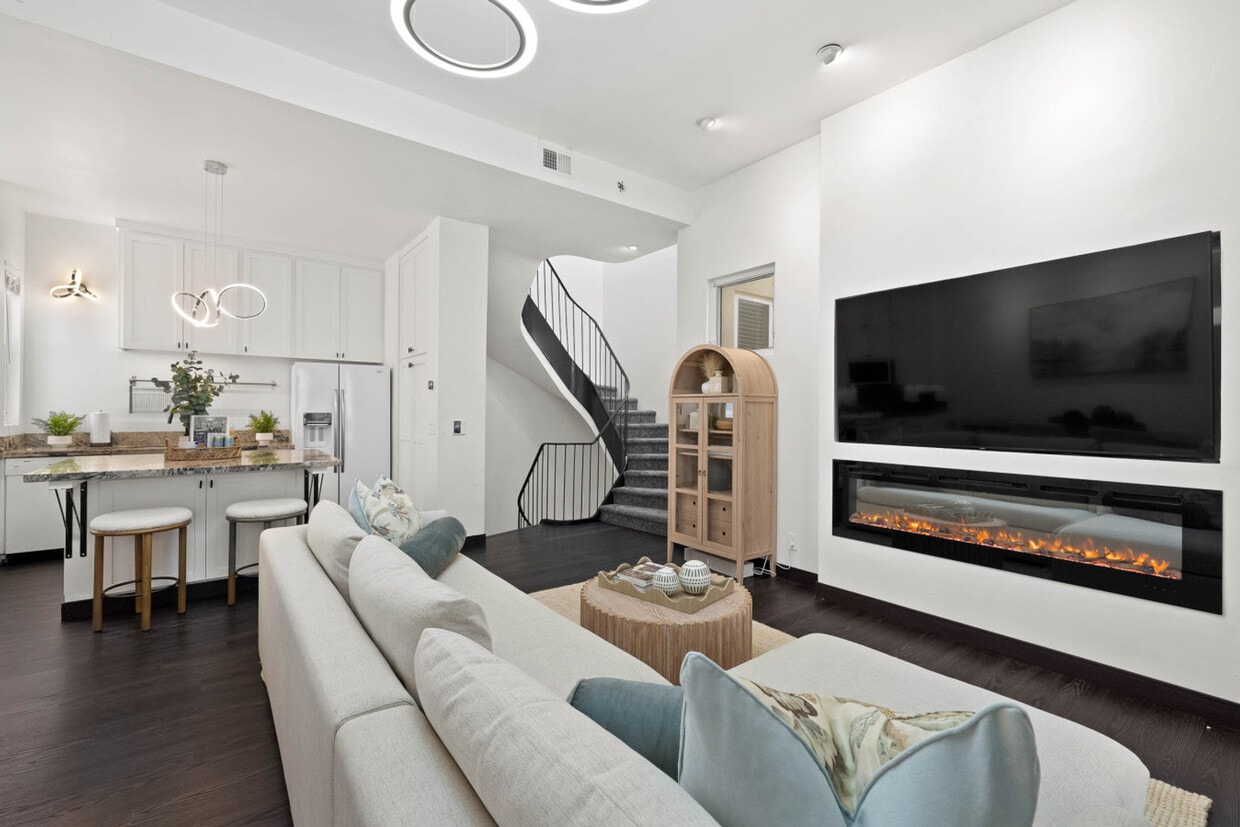 Primary Photo - 1545 Ninth Ave