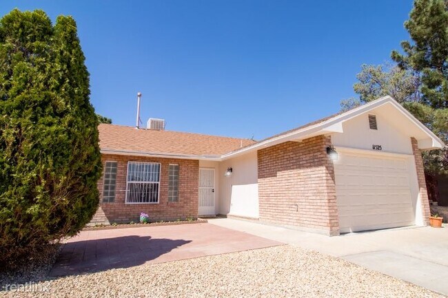 Building Photo - 2 br, 1 bath House - 11525 Tony Ponce Dr