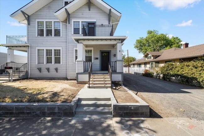 Building Photo - 9 Rose Ave