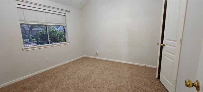 Building Photo - 10203 Ripple Lake Dr
