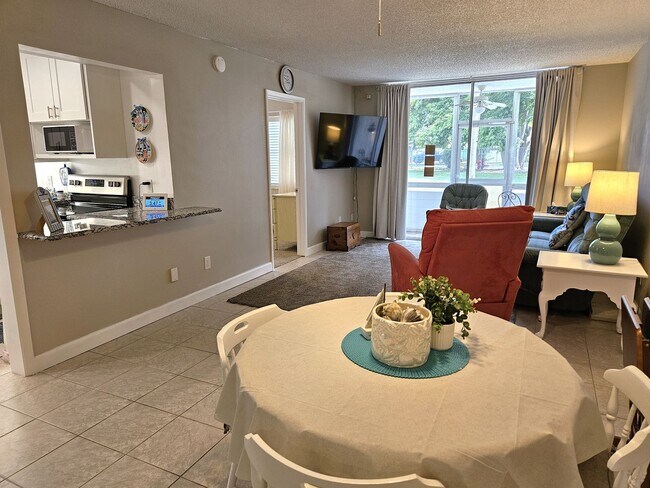 Foto del edificio - Seasonal Short-Term 2 Bedroom 2 Bathroom C...