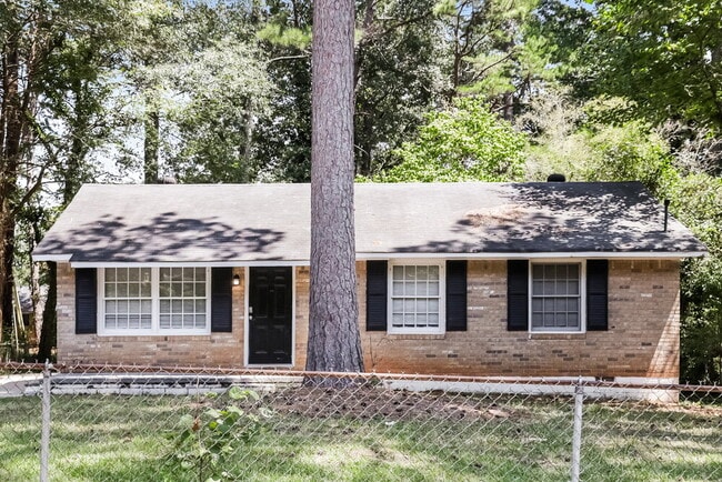 Building Photo - 8216 Saxon Ct