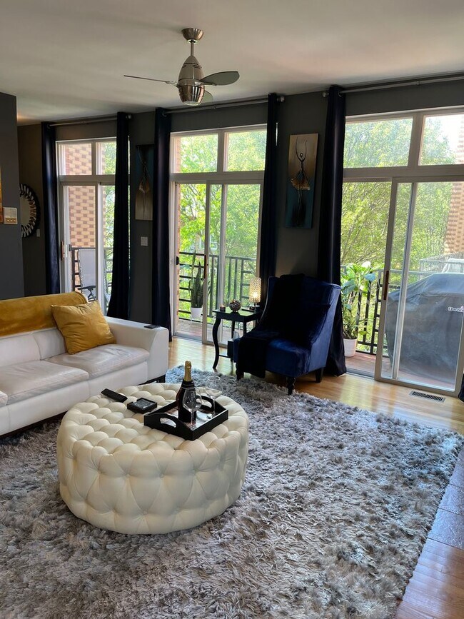Foto del edificio - 1033 E 46th St