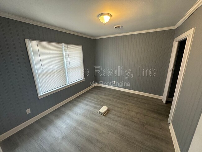 Foto del edificio - 307 E Battle Ave