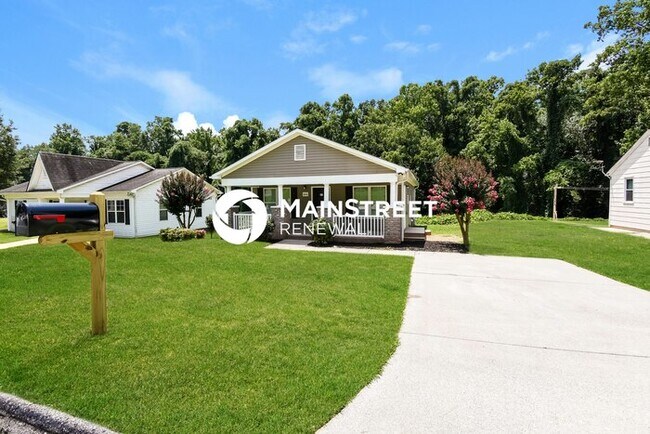 Building Photo - 3 Bedroom Pet-Friendly Home in WINSTON SAL...