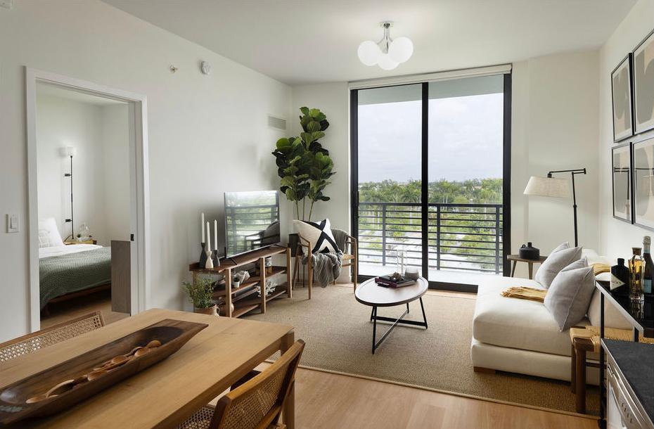 Foto principal - 11190 Biscayne Blvd