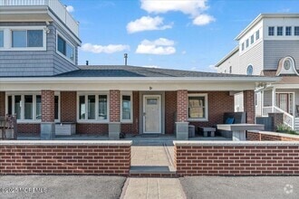 Building Photo - 5 Marius Ln