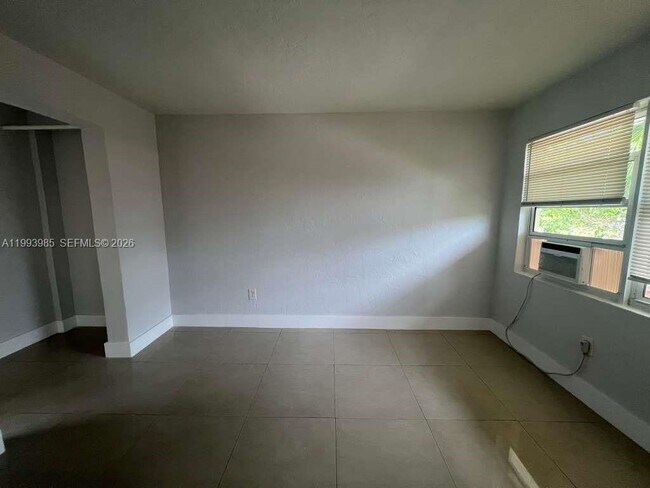 Foto del edificio - 1281 NW 60th St