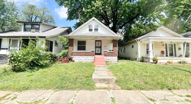Photo - 2335 W Lee St House