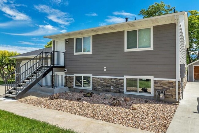 Building Photo - 570 N 300 E