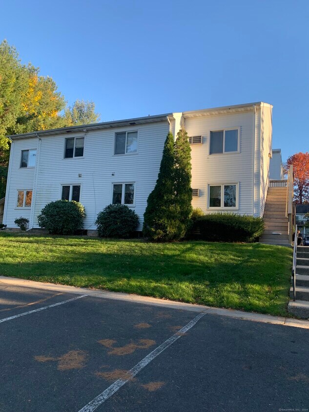 Primary Photo - 1134 Hartford Turnpike