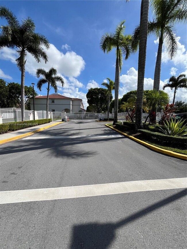 Foto del edificio - 10913 NW 43rd Ln