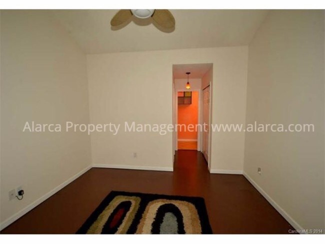 Building Photo - 10328 Flatstone Road Charlotte NC 28213