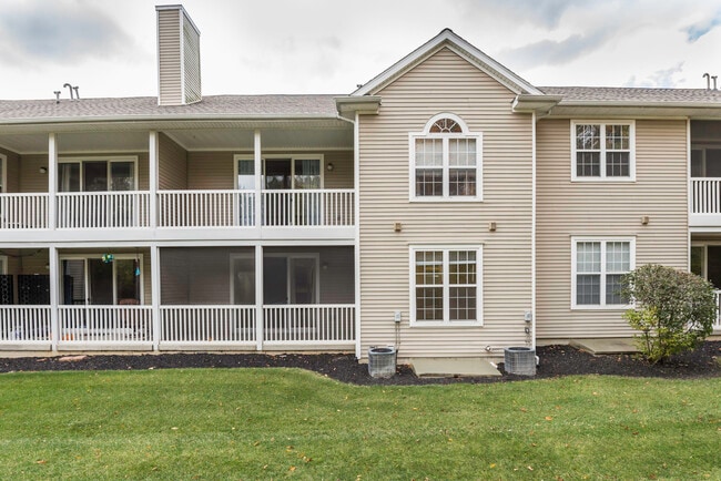 Building Photo - 2962 Hunley Dr