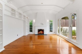 Building Photo - 2231 Overland Ave