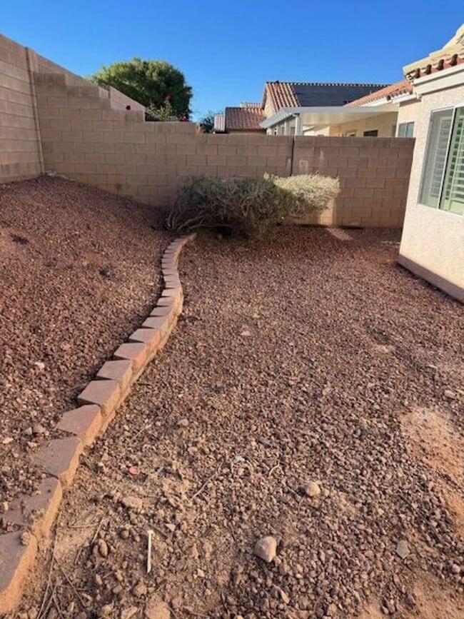 Building Photo - 4 Bed home in Mountains Edge