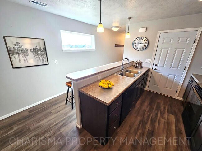 Foto del edificio - 314 Macey Ave