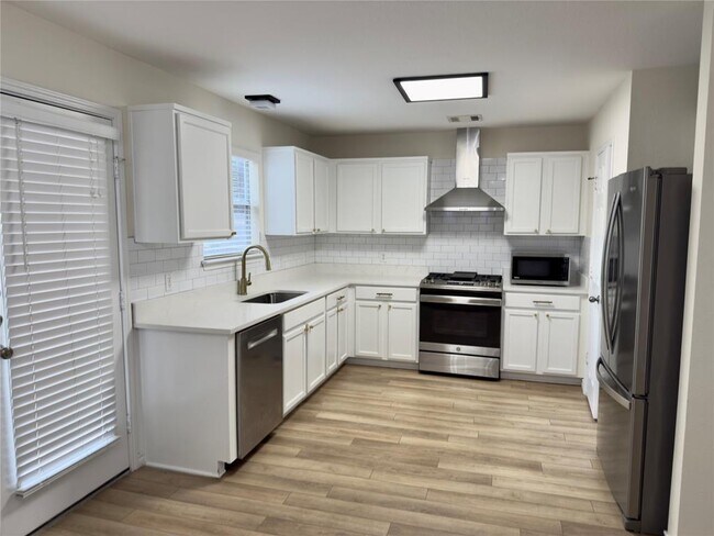 Foto del edificio - 11505 Bruce Jenner Ln