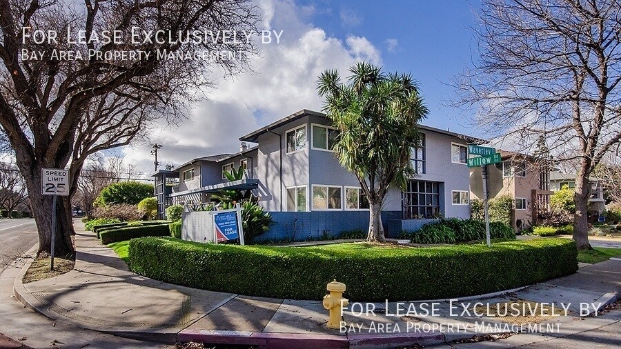 Primary Photo - Spacious, sunny 3BR/2BA top floor unit wit...