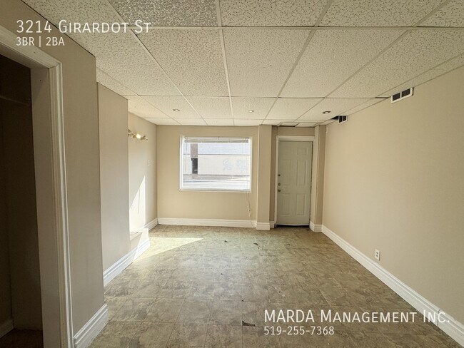 Photo du bâtiment - SPACIOUS 3 BED/2 BATH HOME- WEST WINDSOR + HYDRO, WATER & GAS!