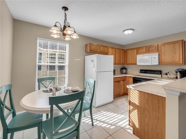 Building Photo - 13221 Lake Live Oak Dr