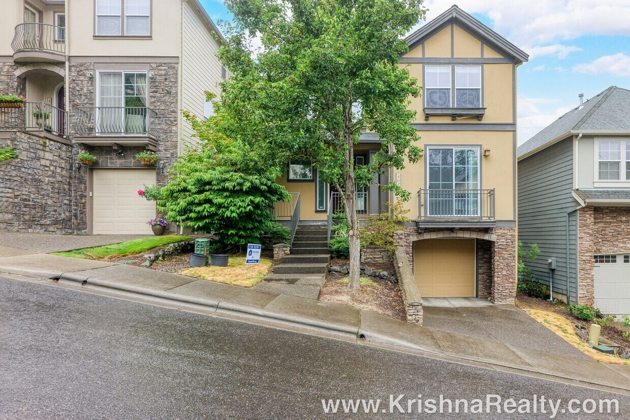 Primary Photo - Beautiful Bauer Highlands 4 BD* 2.5 BA* Si...