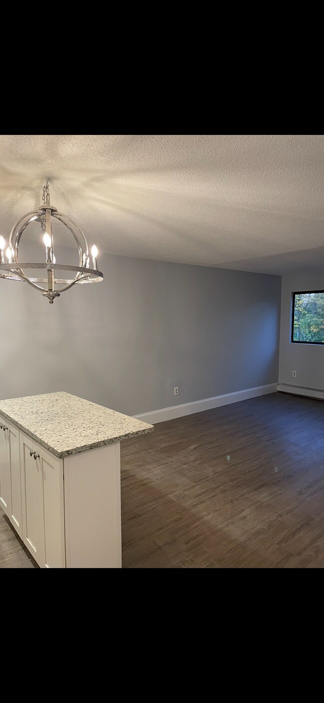 Building Photo - 10 Spring St