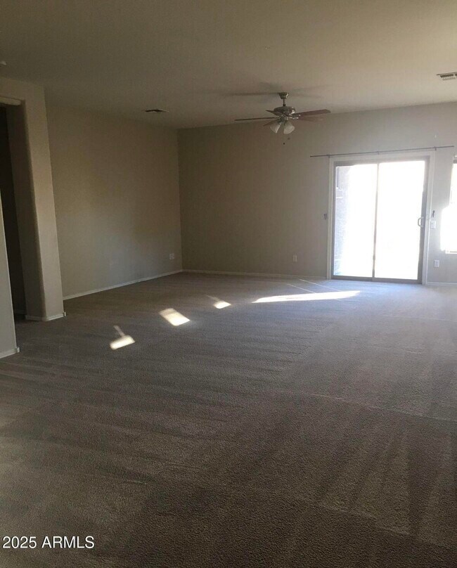Foto del edificio - 15425 N 172nd Dr