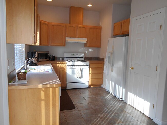 Building Photo - Beautiful 3 Bedroom, 2 Bathroom Home on Samish Hill!