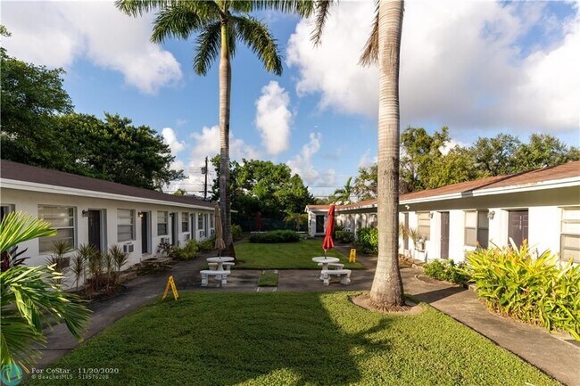 Foto del edificio - 301 NE 80th Terrace