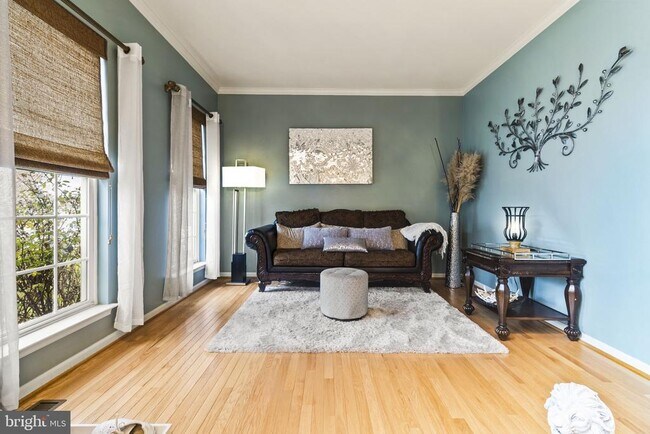 Foto del edificio - 144 Edgar Rd