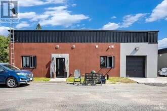 Building Photo - 3880-3880 County Rd 7