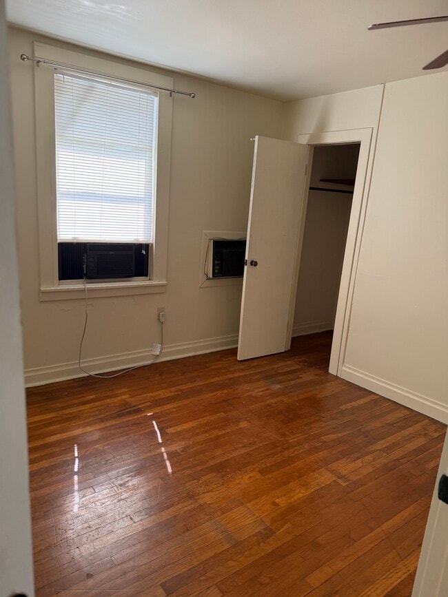 Building Photo - 533 Spain St