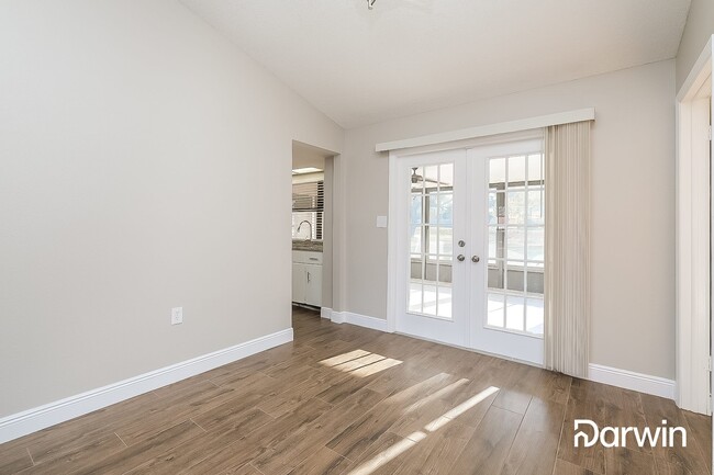 Building Photo - 8009 Pagoda Dr