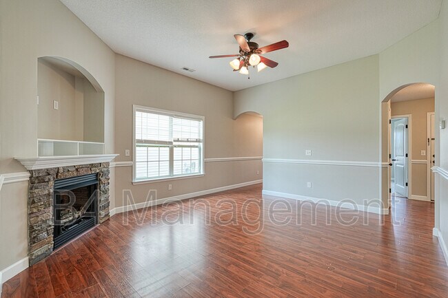 Building Photo - 379 Edgemont Ave