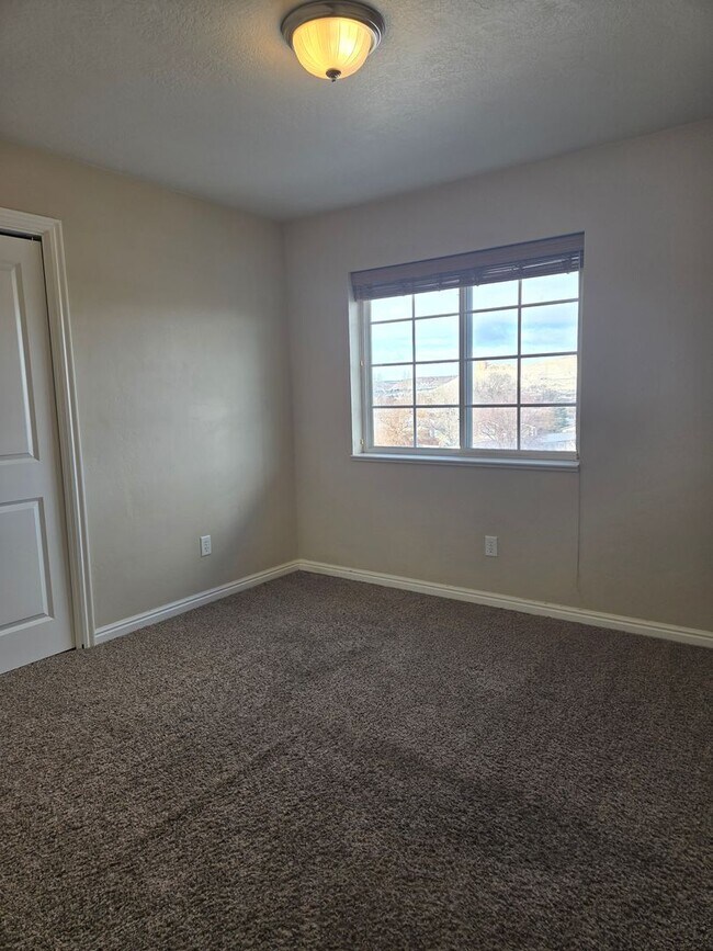 Foto del edificio - 3 bedroom 2 Bath condo