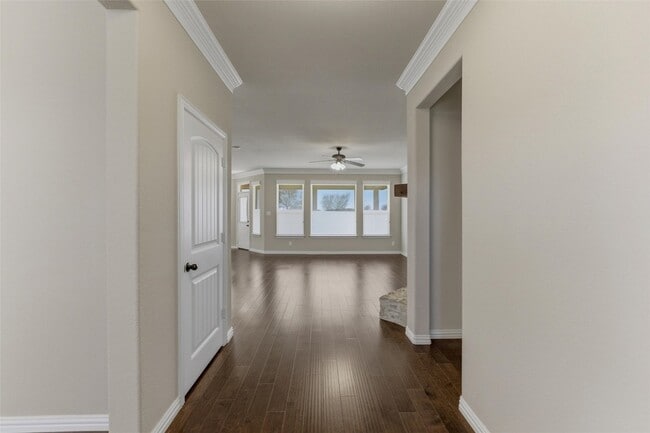 Foto del edificio - 7437 Aniston Way