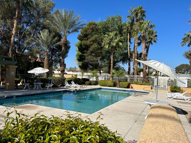 Foto del edificio - One bedroom condo