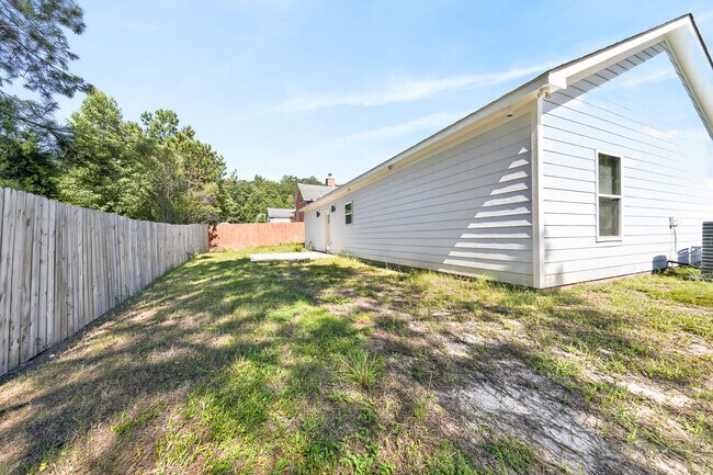Building Photo - 213 Rie Ct